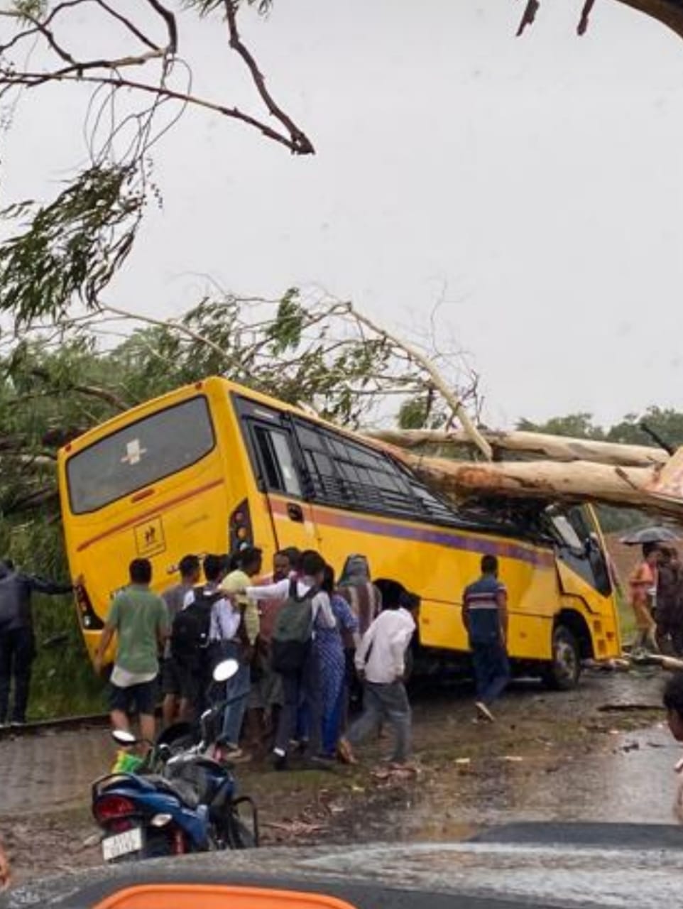 CM ORDERS TO TAKE NECESSARY MEASURES OF THE DAMAGE CAUSED BY STORMS AND RAINS