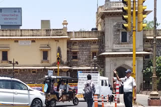 Traffic policeman smoothens the traffic in Jaipur