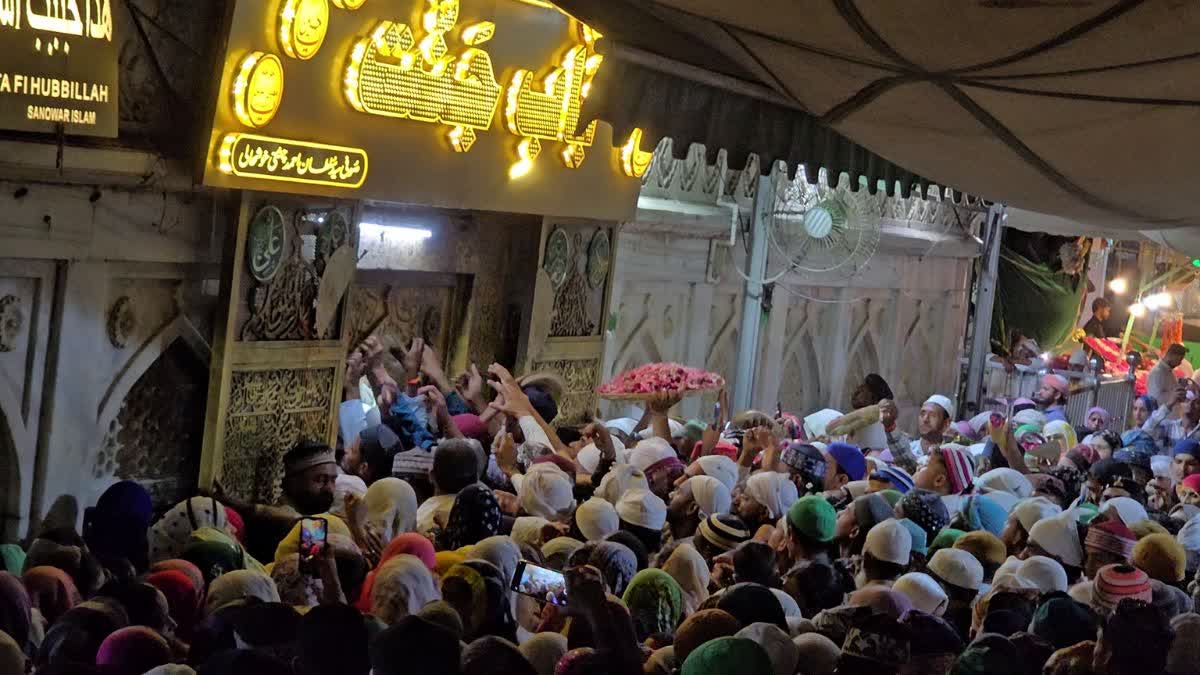 ख्वाजा गरीब नवाज की दरगाह में खुला जन्नती दरवाजा