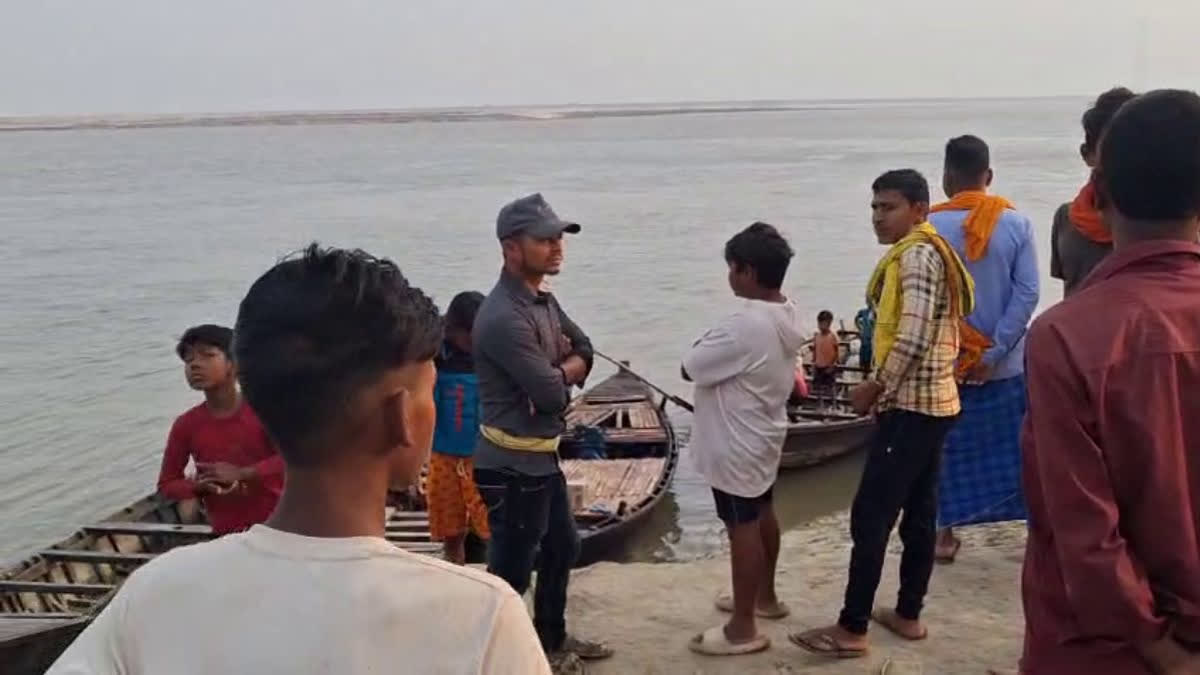 BOAT CAPSIZE IN GANGA