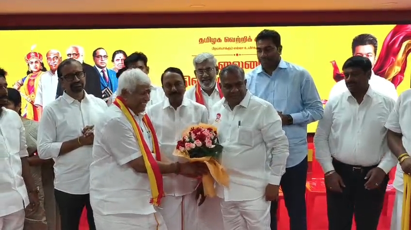 தவெகவில் இணைந்த அண்ணா தொழிற்சங்க தலைவர் கமலக்கண்ணன்