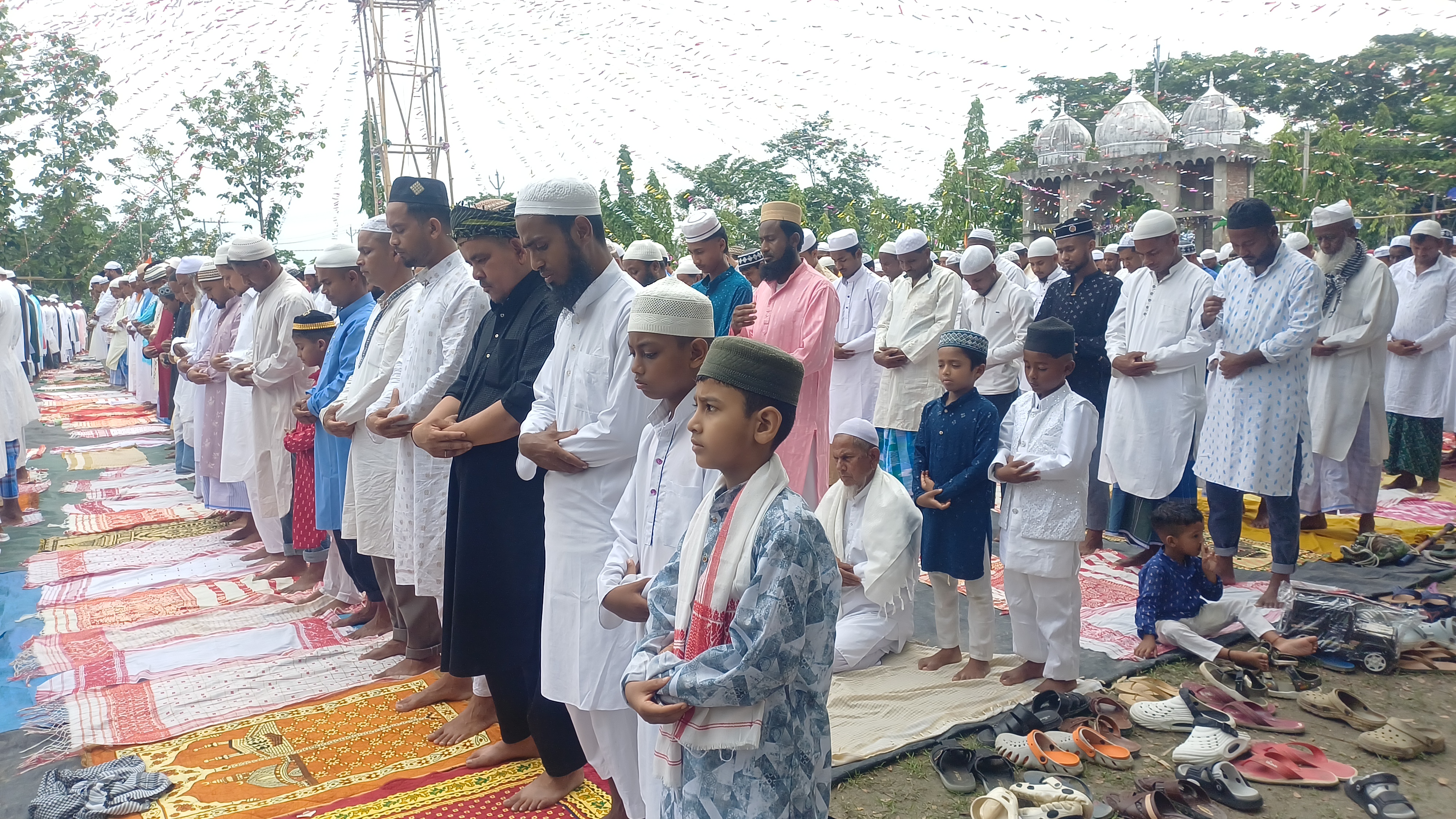 Eid  celebrates with prayers for global peace
