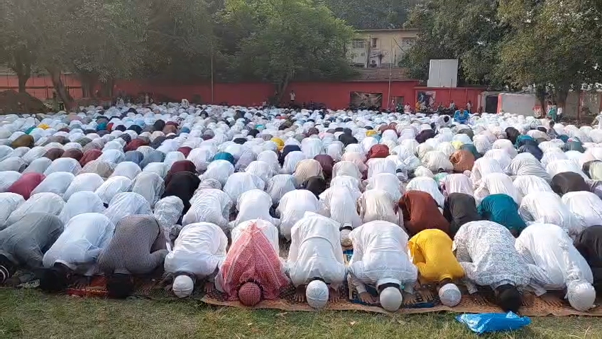 Eid-ul-Azha prayers offered in mosques and Idgahs