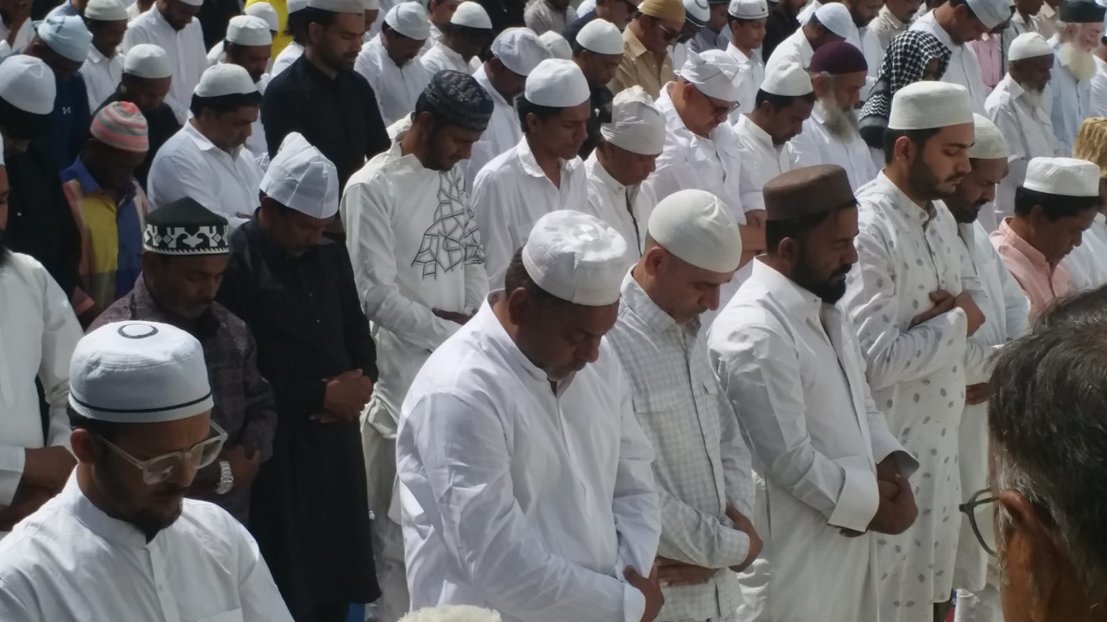 people offered Eid-ul-Adha prayers in mosques and Eidgahs in Ranchi