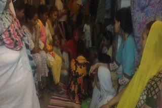 Family members of slain Yash, who was stabbed to death in Rani Garden, Delhi