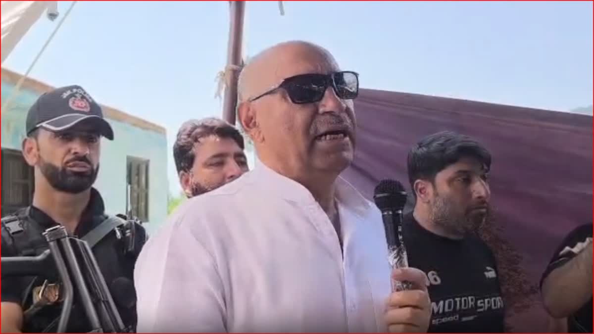 ’بالی ووڈ کشمیر کو بدنام کر کے پیسہ کما رہا ہے‘: عثمان مجید کا الزام