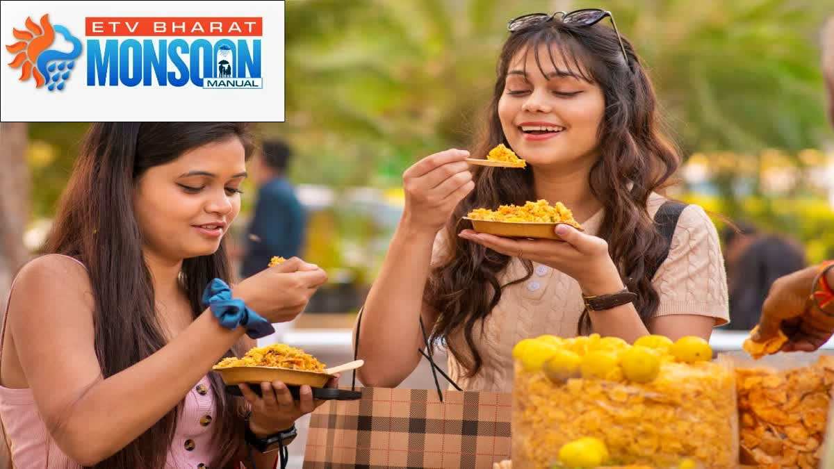 Street foods avoid monsoon season