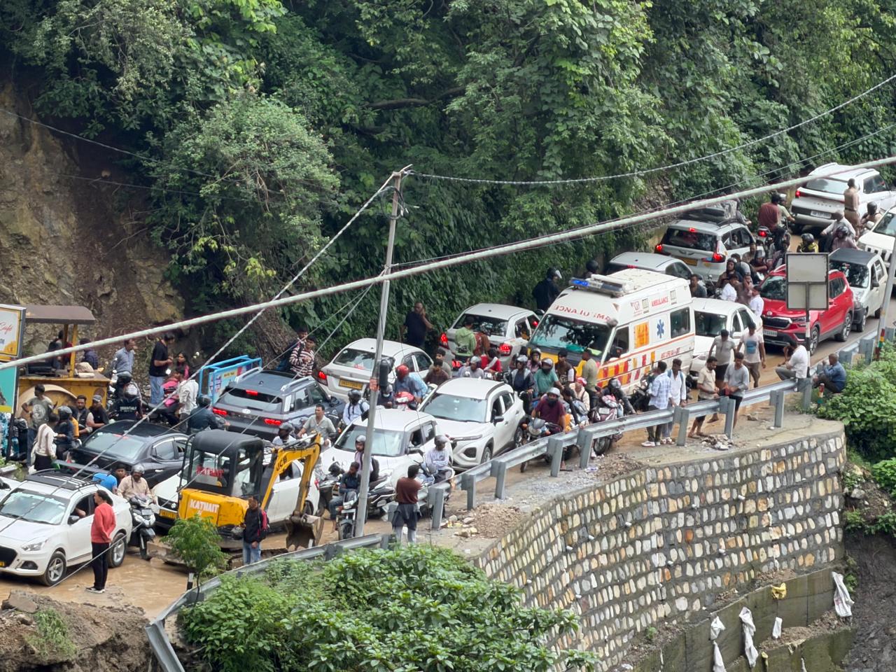 DEHRADUN MUSSOORIE ROAD