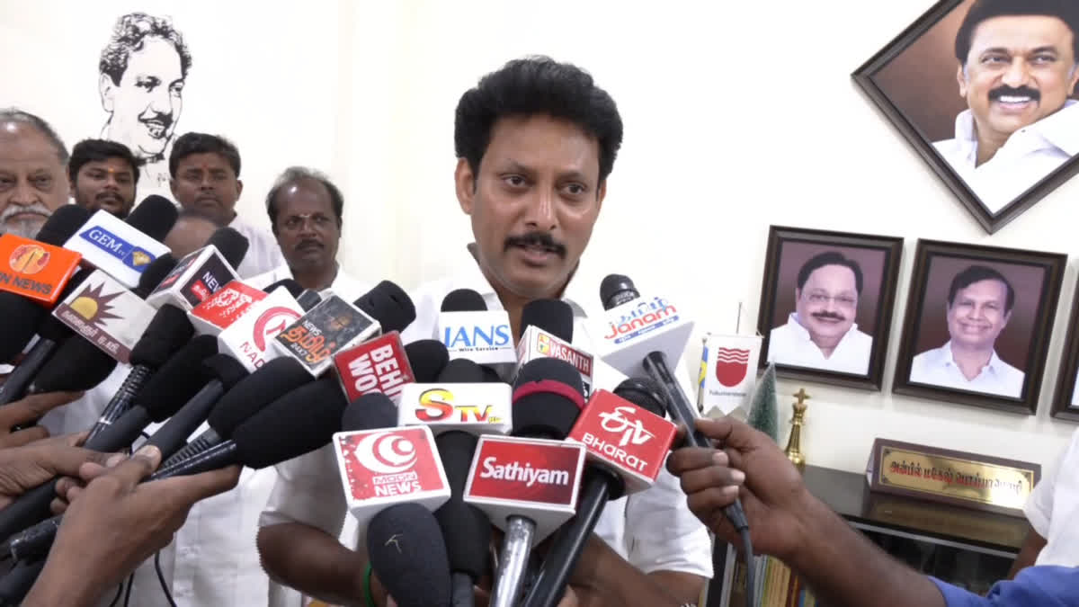 முன்னாள் அமைச்சர் அன்பில் மகேஷ்