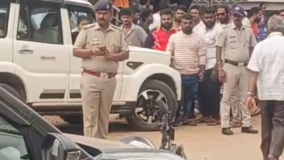 MAN BRUTALLY MURDERED WITH A SWORD IN HUBBALLI