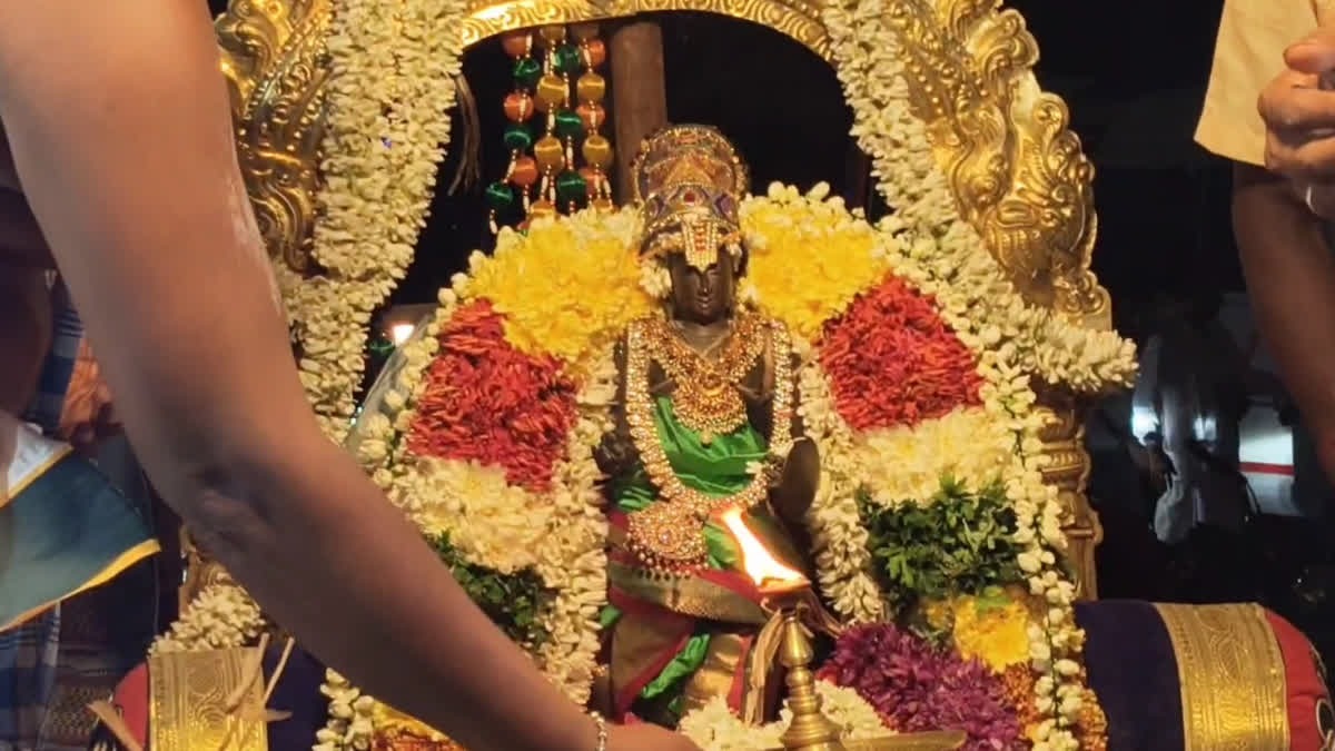 திருமங்கை ஆழ்வார் சிலை