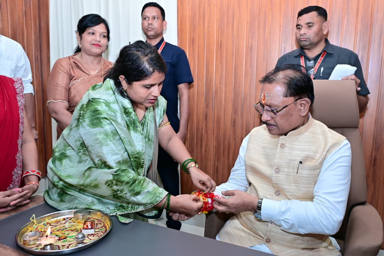 CG TET News: शिक्षकों की नौकरी नहीं जाएगी, CM साय का बड़ा भरोसा; वेतन विसंगति पर भी समाधान की उम्मीद 2 CM vishnudeo Sai in Jashpur