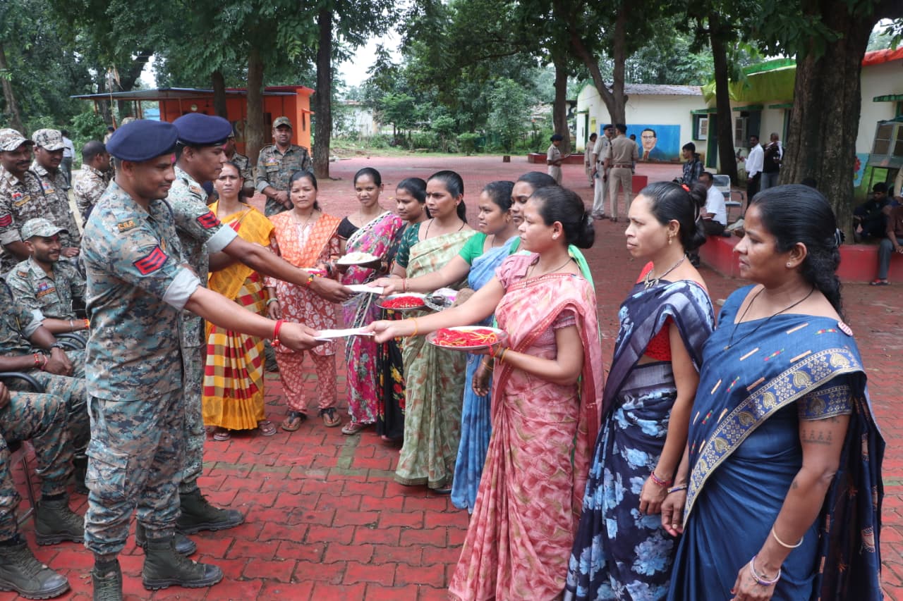 Surrendered female Naxalites celebrate Rakhi in Kanker
