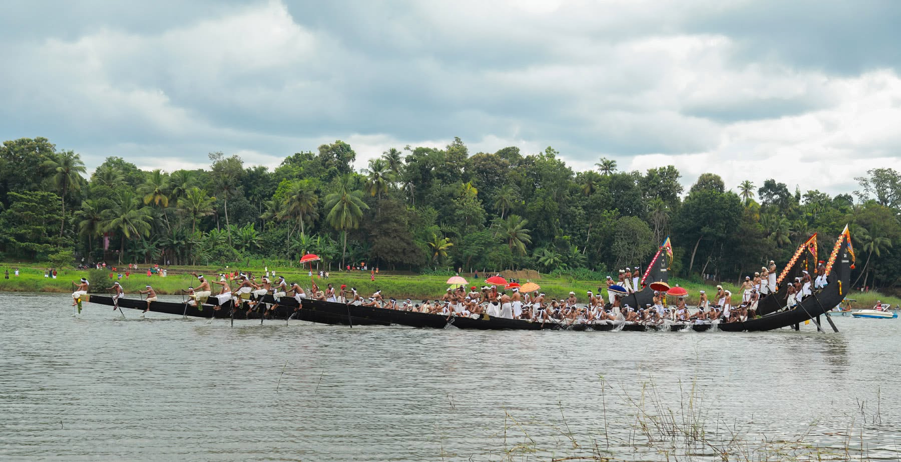 Aranmula Uthrattathi Water Festival  Water Festival kerala  vice president india Water Festival  kerala boat race