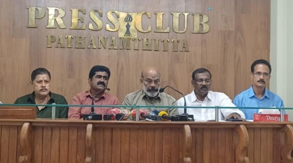 Aranmula Uthrattathi Water Festival  Water Festival kerala  vice president india Water Festival  kerala boat race