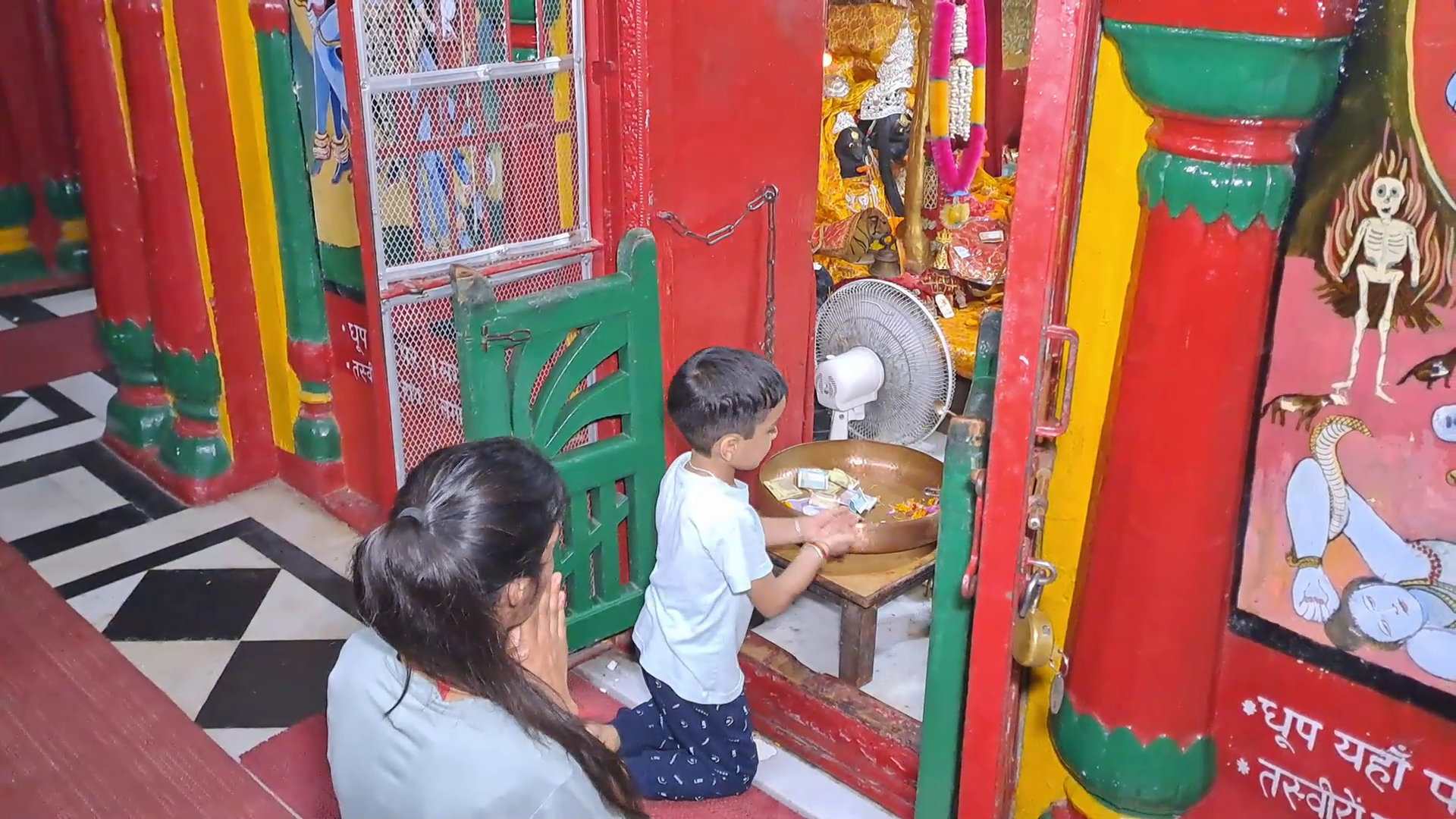 सामने से नहीं होते माता टारना के दर्शन