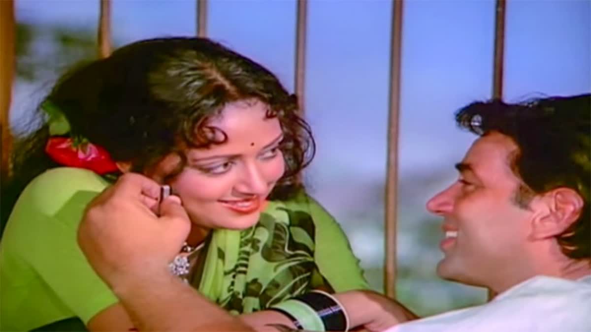 Hema Malini reveals a still from the "Ek Hi Khawab" track from film "Kirana" says most beautiful memories with Dharmendra
