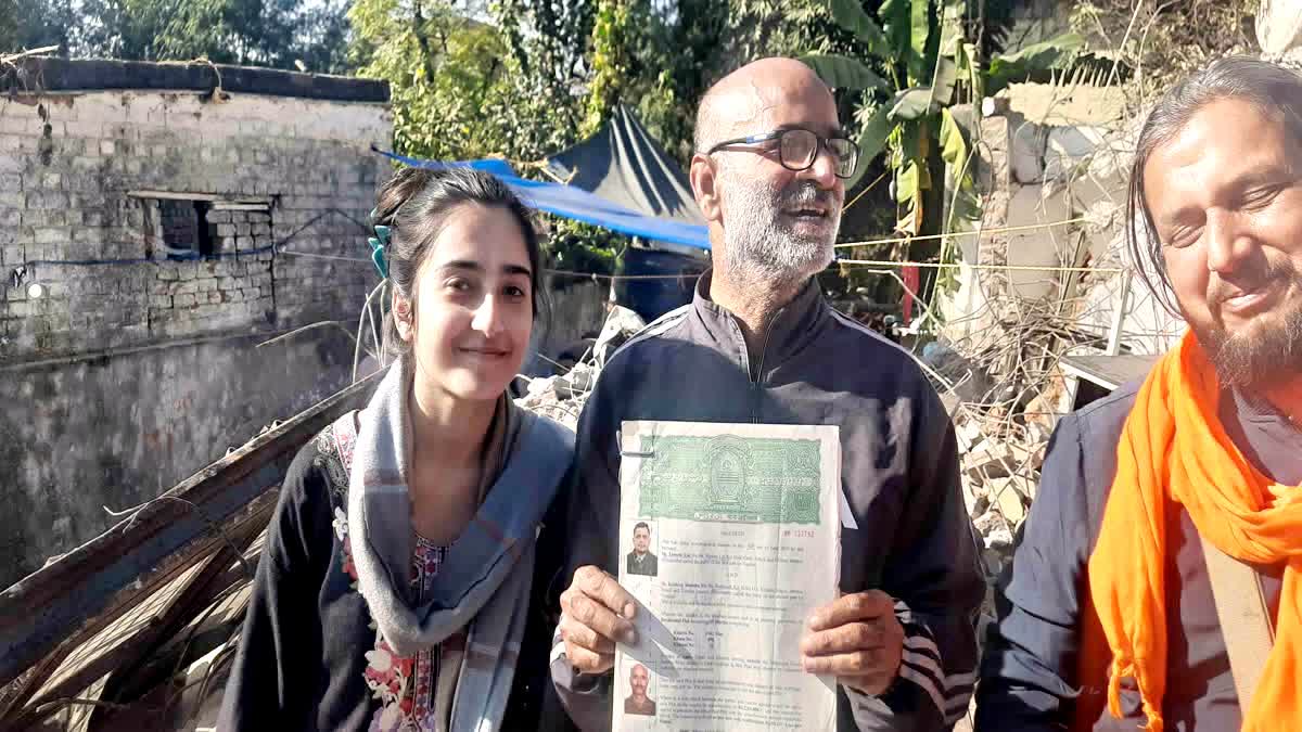 Army Veteran Donates Land To Journalist Whose House Was Demolished By Authorities In Jammu Kashmir
