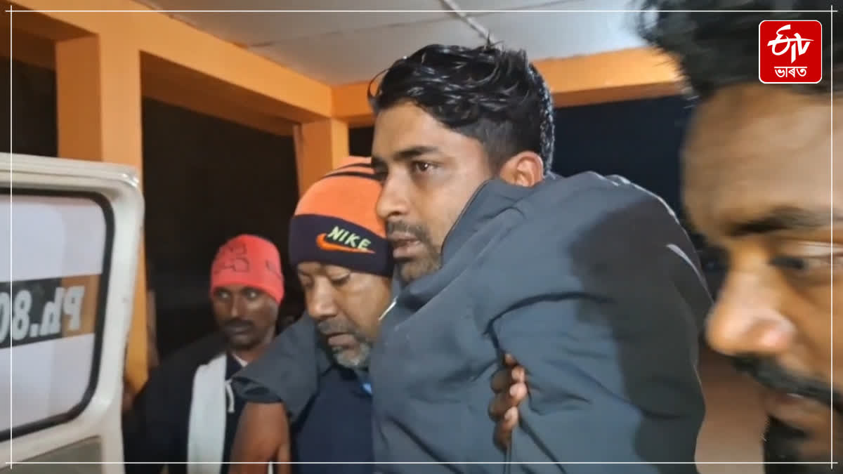 Fake gold trader attacked police and ran away in Lakhimpur