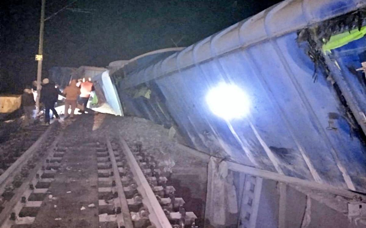 CEMENT LADEN GOODS TRAIN DERAILED