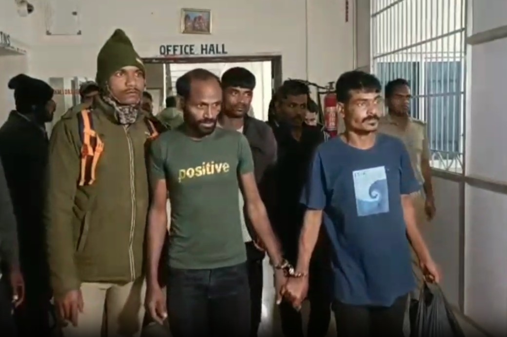 Kendrapara Nikirai Police Busted Burglary Gang 8 arrested
