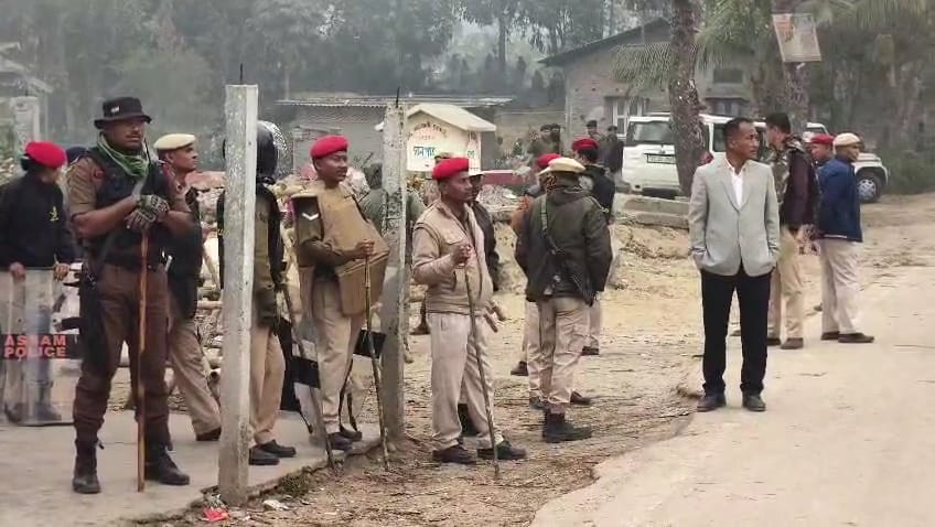 Major eviction drive by the administration in Baghmari, Bishwanath