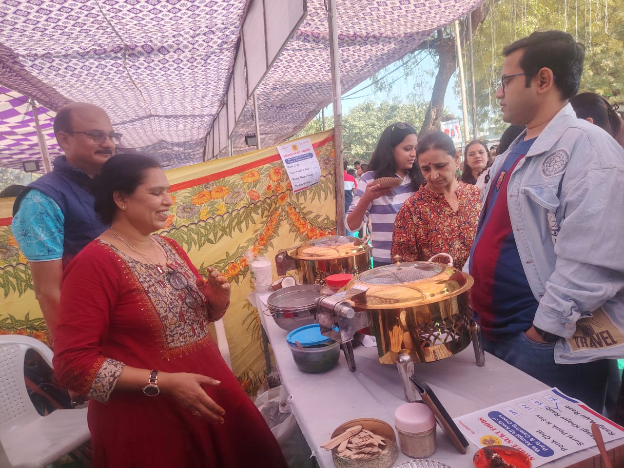 અમદાવાદમાં વિસરાતી વાનગીઓનો સ્વાદ માણતા શહેરીજનો