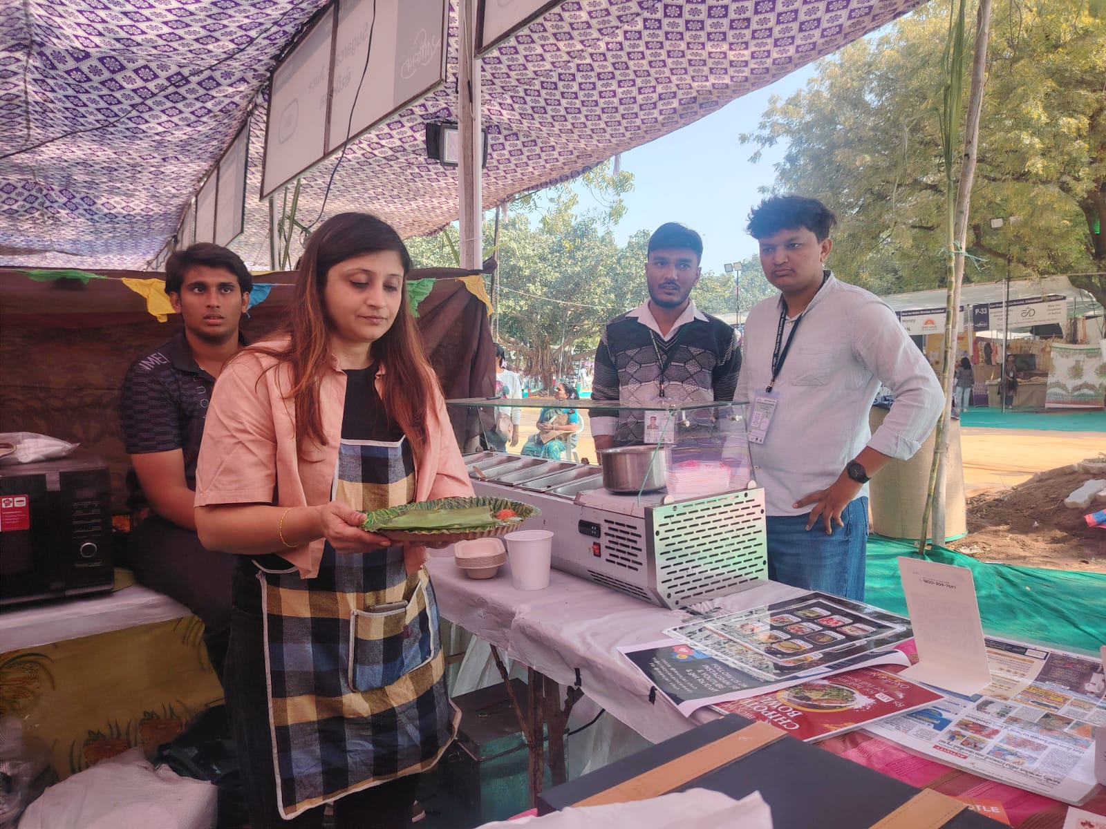 સાત્વિક ફૂડ ફેસ્ટિવલમાં પાનકી  સહિતની વાનગીઓનો સ્ટોલ