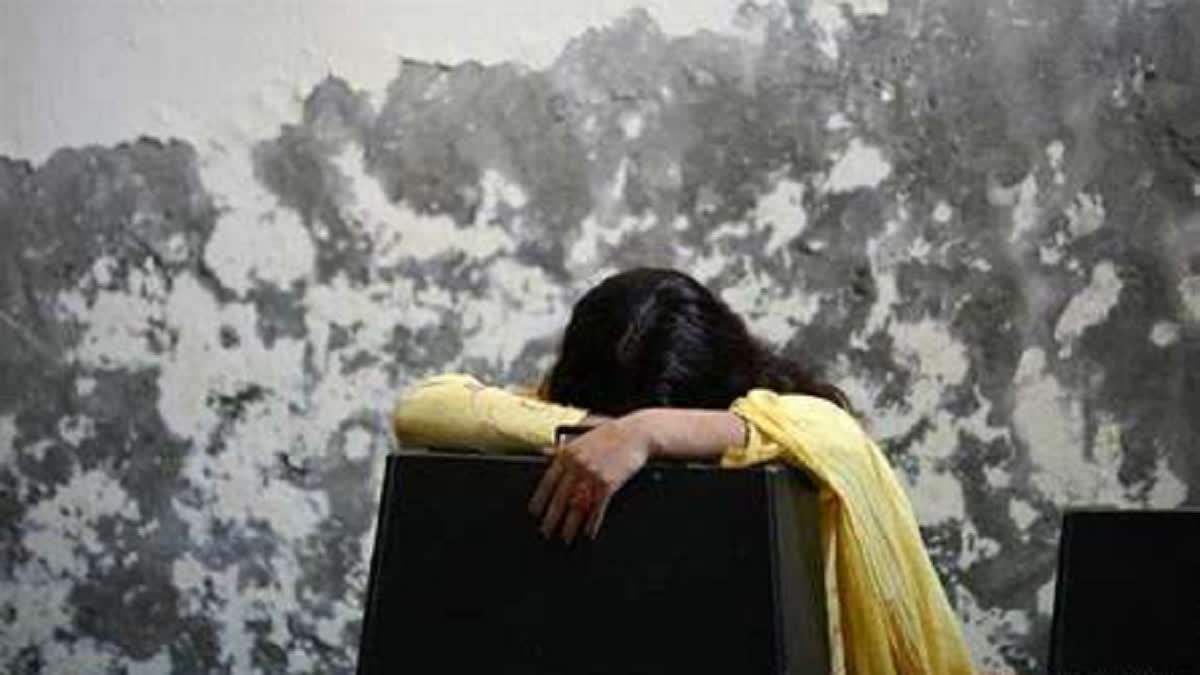 அரசு கல்லூரியில் இளம்பெண் கூட்டு பாலியல் வன்கொடுமை