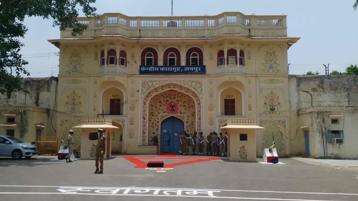 जयपुर सेंट्रल जेल में मिला मोबाइल फोन, जमीन में दबा रखा था