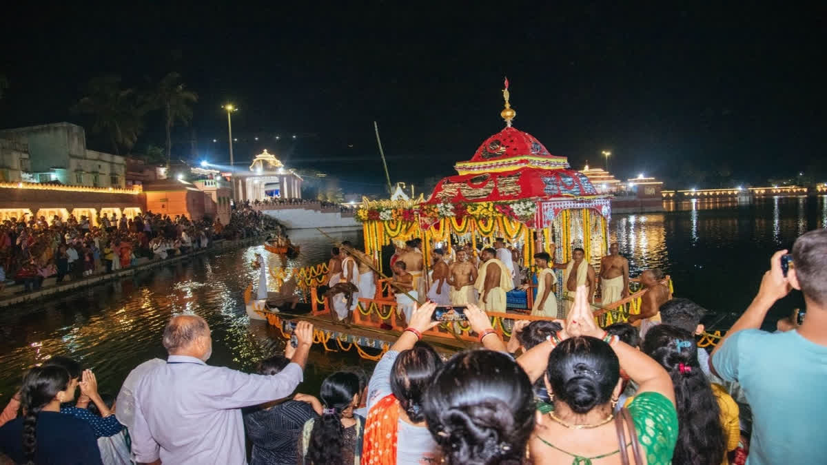 Chandan Yatra Of Lord Jagannath: When The Lords Step Out Of Temple in Puri To Indulge In Water Sports