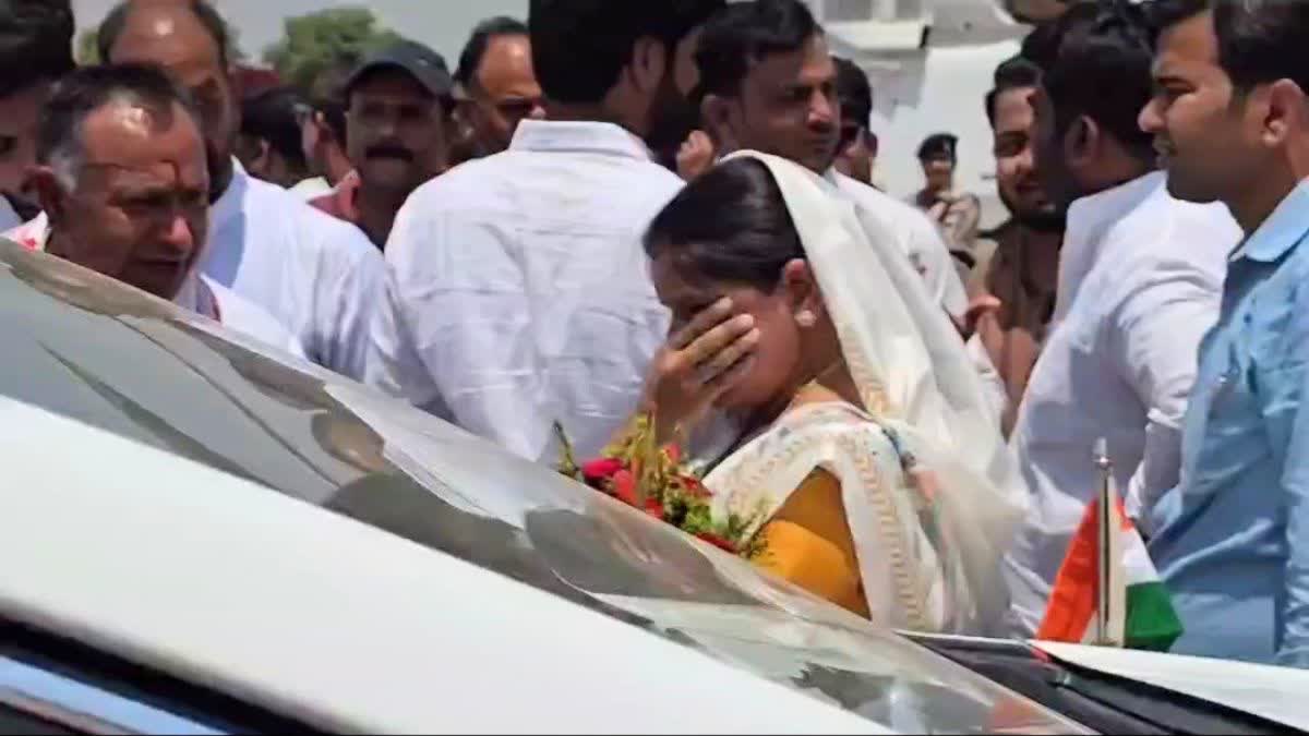 SHEOPUR RENU RATHORE JOSTLED