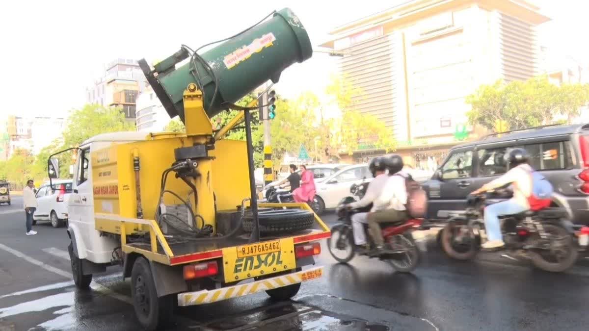 जयपुर के प्रमुख चौराहा पर खड़ी की गई एंटी स्मोक गन