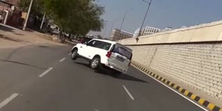 कार के स्टंट का वीडियो वायरल
