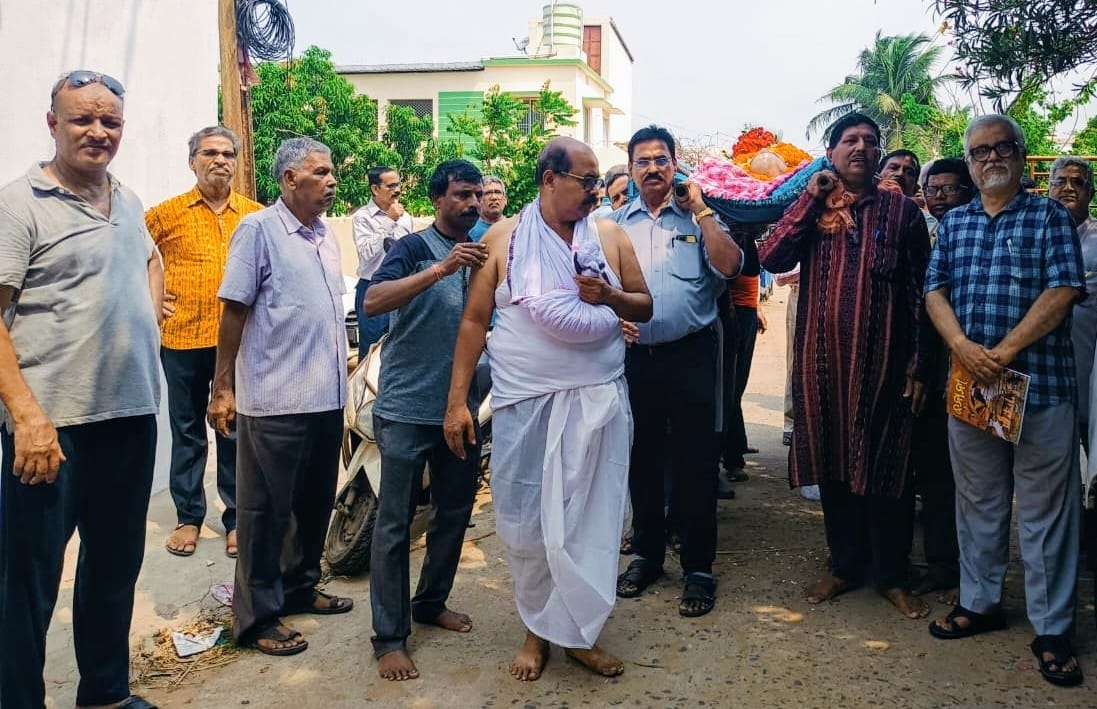 Cremating The Forgotten: Meet Odisha's Humanitarian Hero Badri Mishra