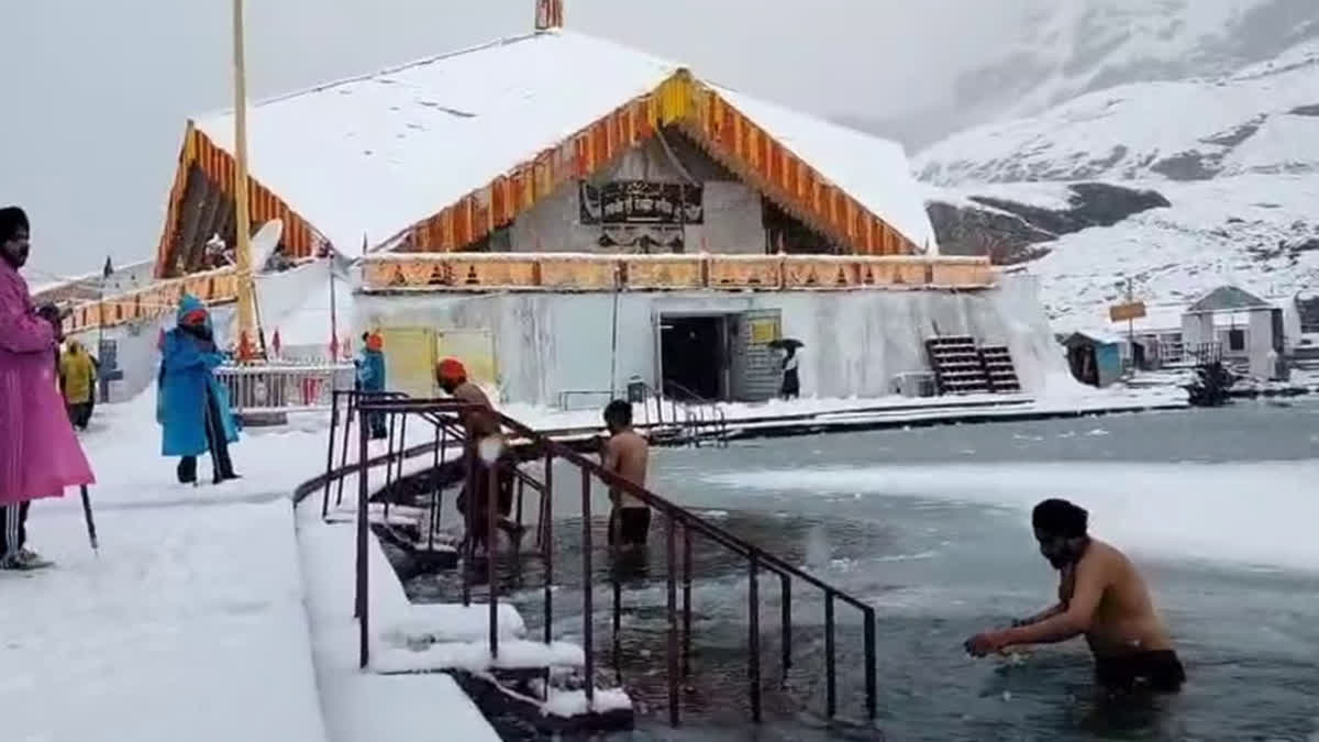 SRI HEMKUNT SAHIB SNOWFALL