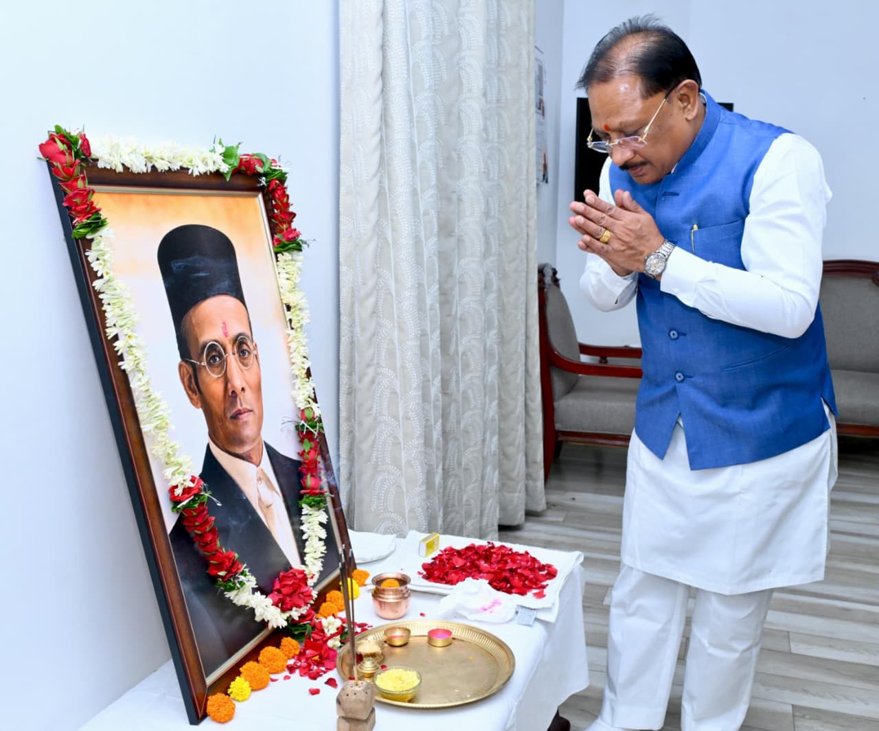 Chhattisgarh Politics Savarkar Idol
