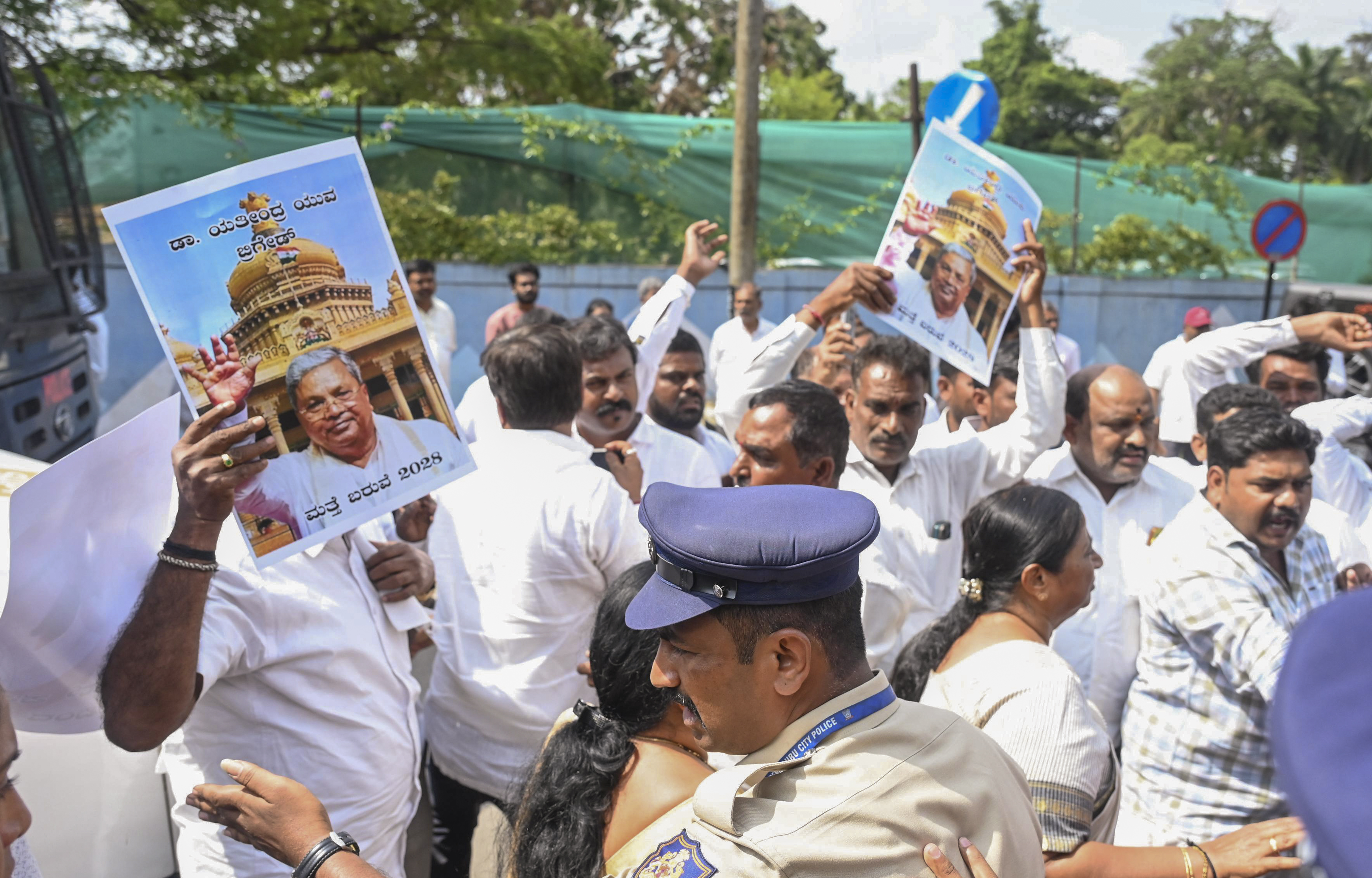 After Transfer Of Power, Hectic Consultations On In Congress To Unveil New Karnataka Team