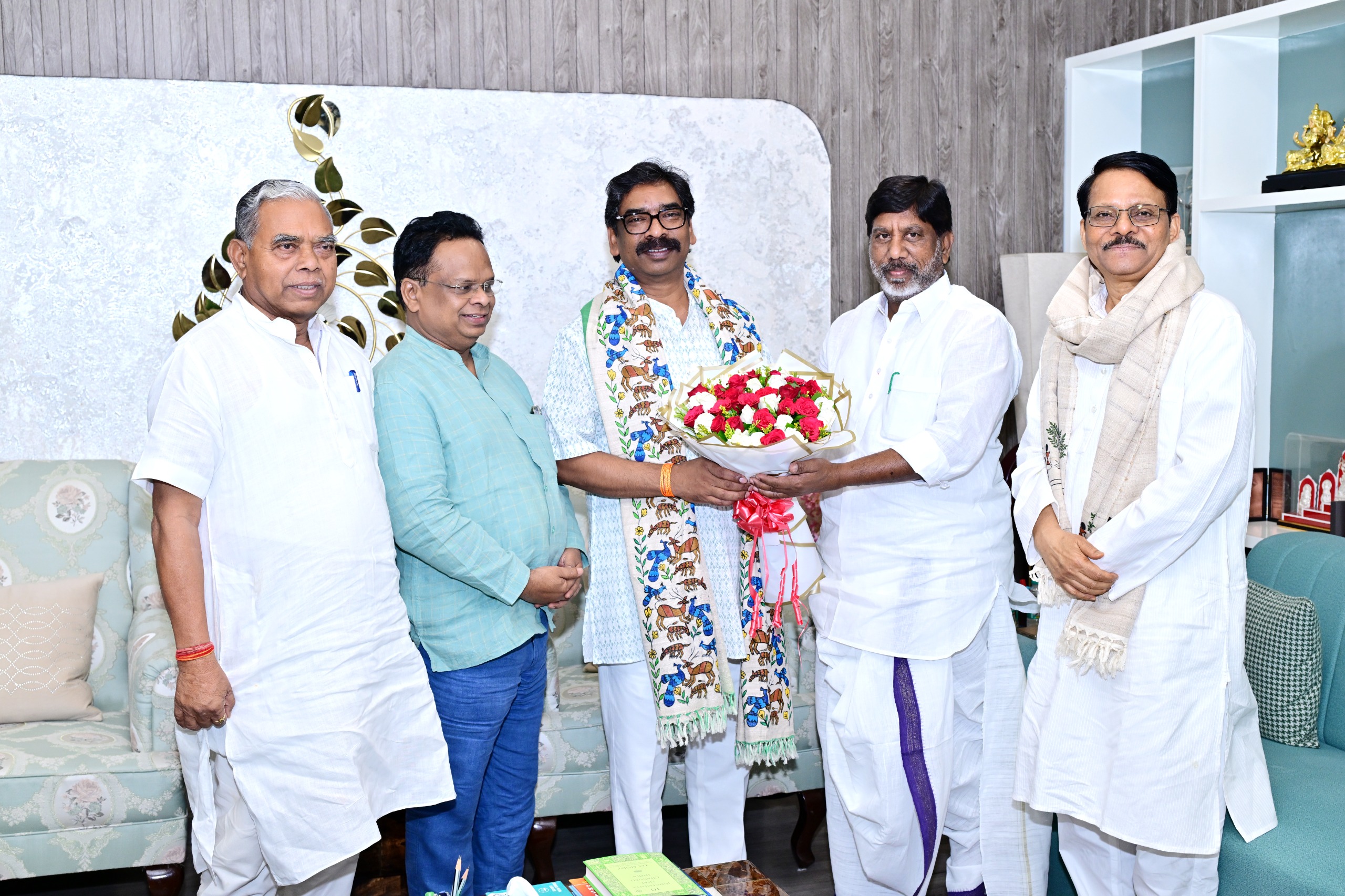 aicc-representatives-met-with-cm-hemant-soren-regarding-election-for-two-rajya-sabha-seats-in-jharkhand