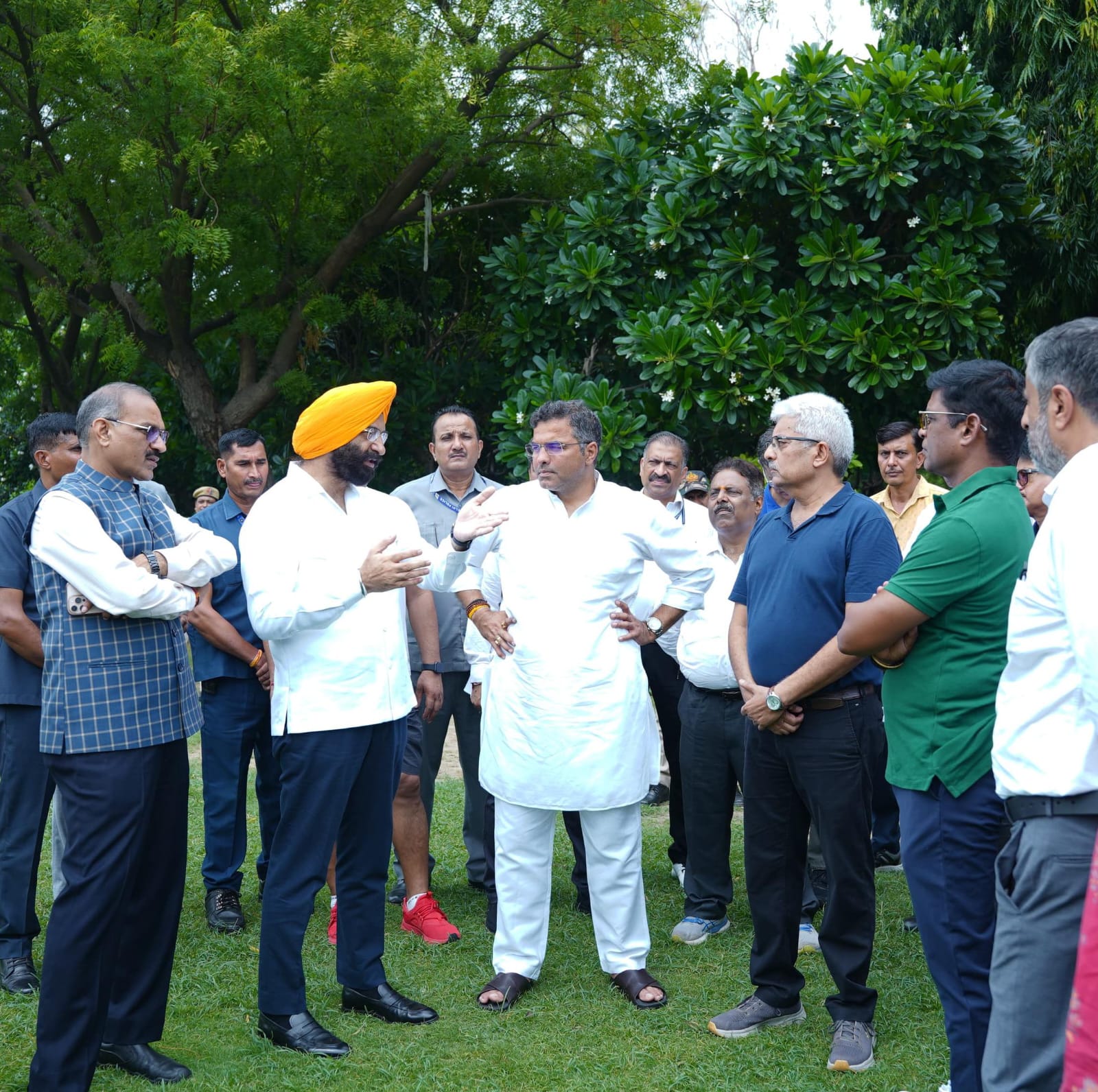 दिल्ली के पहले ‘क्लीन एयर जोन’ के मंत्री ने की समीक्षा, पार्कों में एयर प्यूरिफायर लगाने की संभावना पर स्टडी