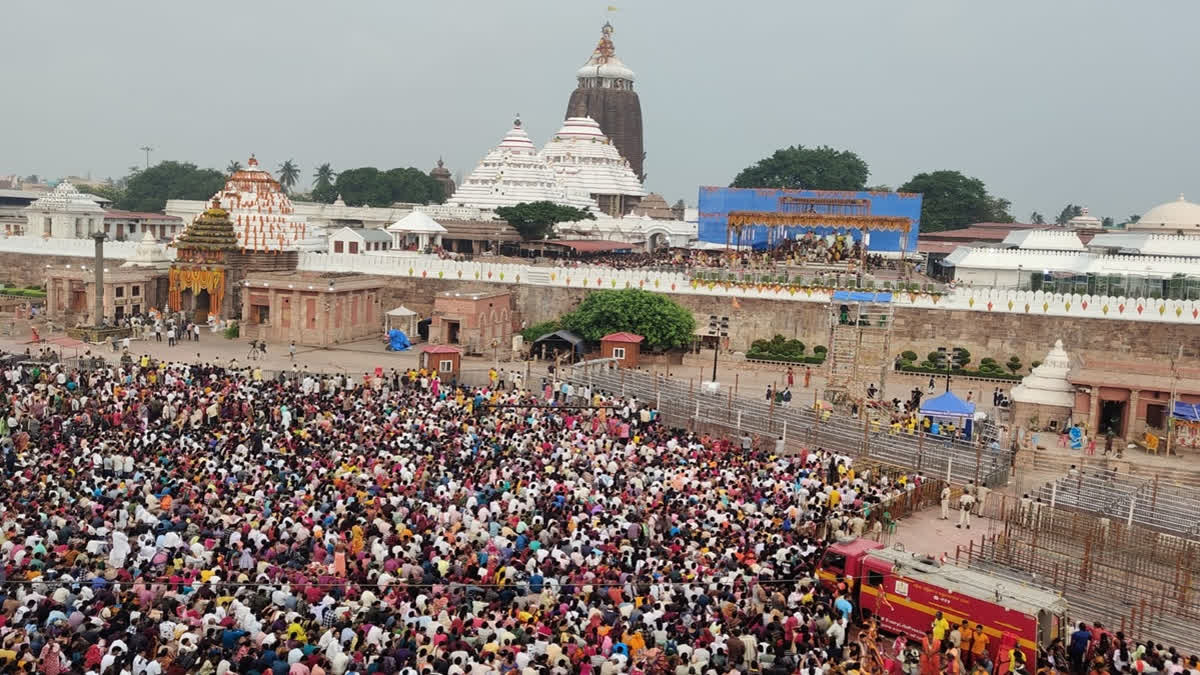 Snana Yatra 2026: Lakhs Gather In Puri To Witness Holy Bathing Rituals Of Lord Jagannath And His Siblings Snana Yatra 2026: Lakhs Gather In Puri To Witness Holy Bathing Rituals Of Lord Jagannath And His Siblings