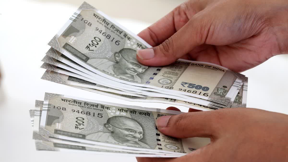ملازمین اور پنشنرز کے لیے راحت کی خبر، تنخواہ میں ہوگا اضافہ