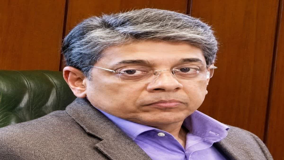 Senior IPS officer Mahesh Dixit appointed new IB chief
