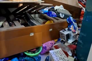 THEFT TWO HOUSES IN PAKUR