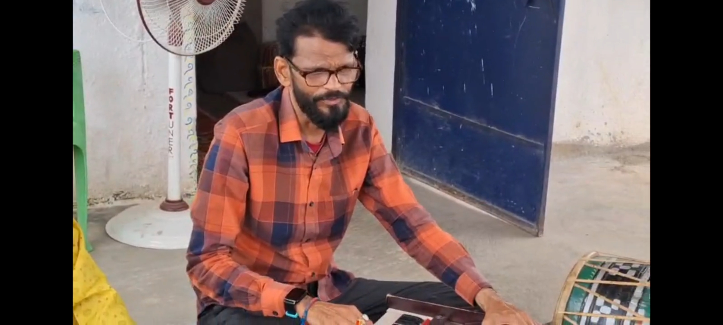 ନିଆରା ସଙ୍ଗୀତ ଗୁରୁ  ସୁରେନ୍ଦ୍ର ସାହୁ, ଚଳାଉଛନ୍ତି ଏକା ଟଙ୍କିଆ ମ୍ୟୁଜିକ ସ୍କୁଲ.