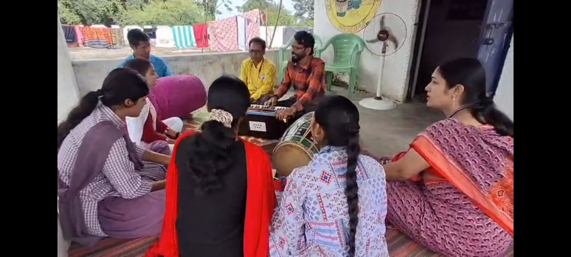 ନିଆରା ସଙ୍ଗୀତ ଗୁରୁ  ସୁରେନ୍ଦ୍ର ସାହୁ, ଚଳାଉଛନ୍ତି ଏକା ଟଙ୍କିଆ ମ୍ୟୁଜିକ ସ୍କୁଲ.