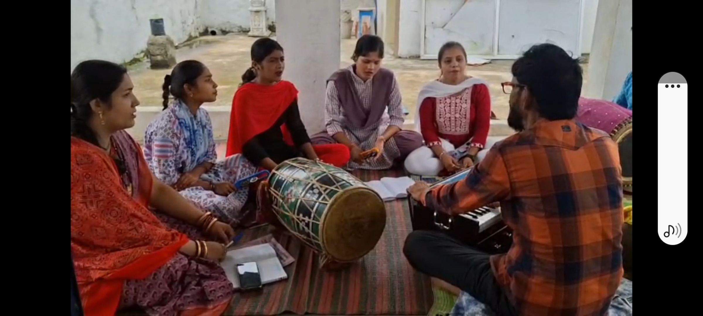 ନିଆରା ସଙ୍ଗୀତ ଗୁରୁ  ସୁରେନ୍ଦ୍ର ସାହୁ, ଚଳାଉଛନ୍ତି ଏକା ଟଙ୍କିଆ ମ୍ୟୁଜିକ ସ୍କୁଲ.