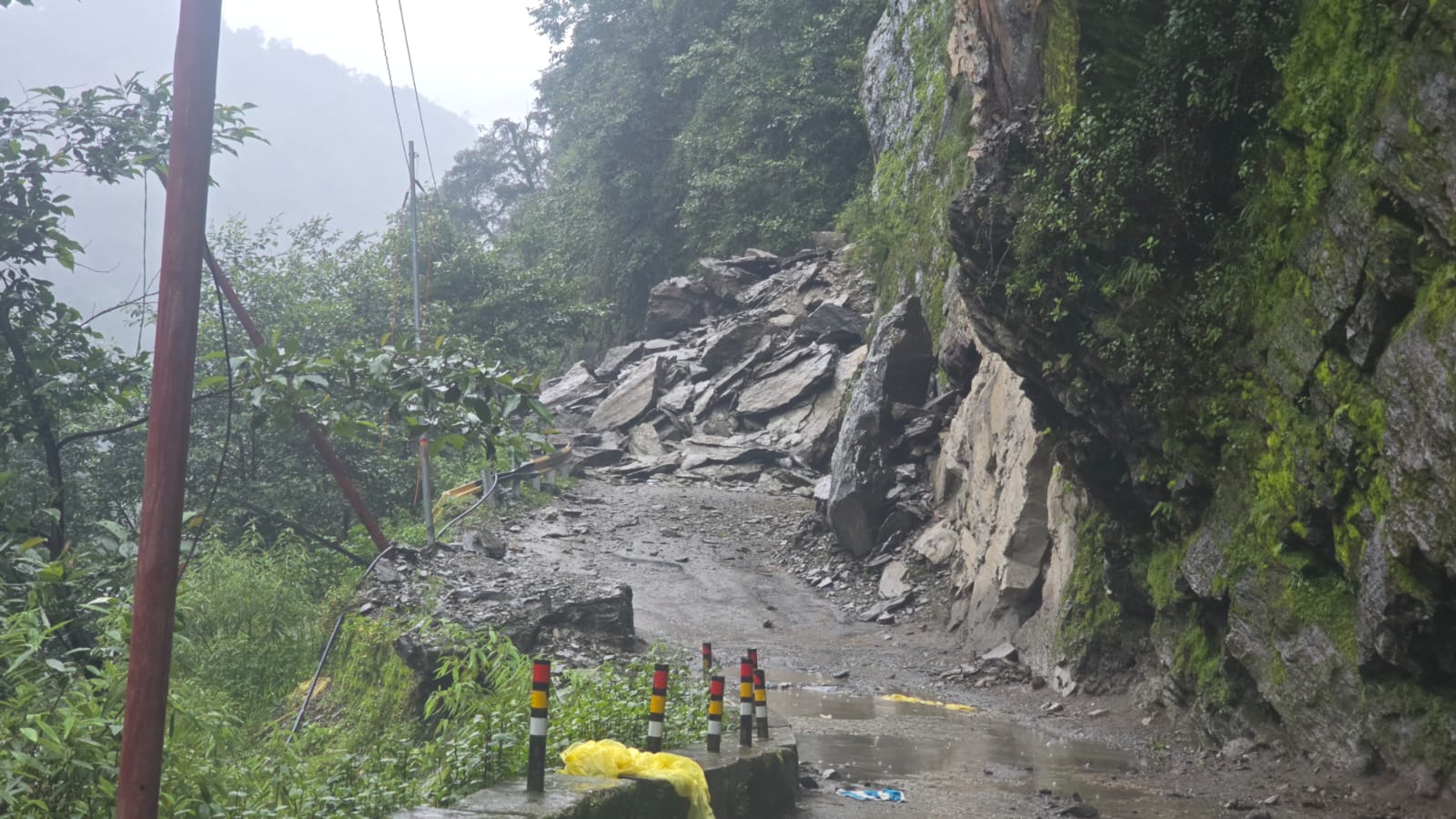Landslide on Kedarnath Yatra route