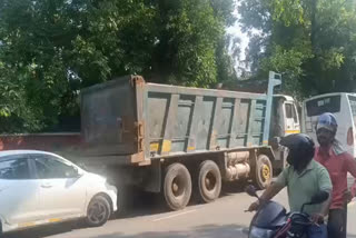 'False, Misleading': Delhi Police Rejects Conspiracy Claims Over Stone-Laden Truck Near Delhi Jantar Mantar