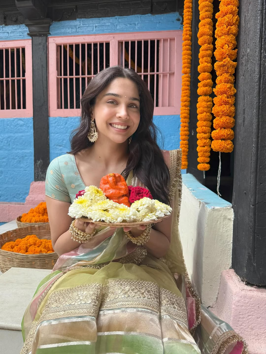 Ganesh Chaturthi 2025: Bollywood Celebrities Set Major Festive Fashion Goals